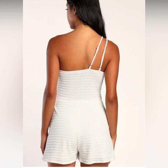 Lulu’s romper - Picture 3 of 3